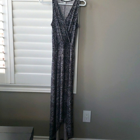 Old Navy Maxi Dress - Picture 2 of 4